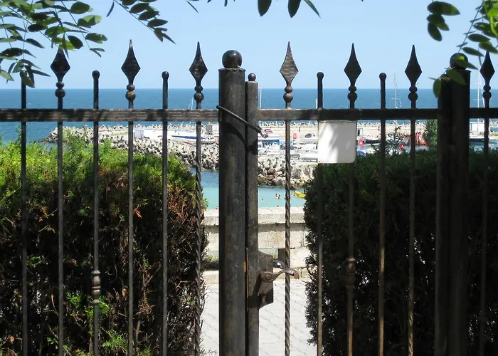 招待所 V3 艾福雷诺德